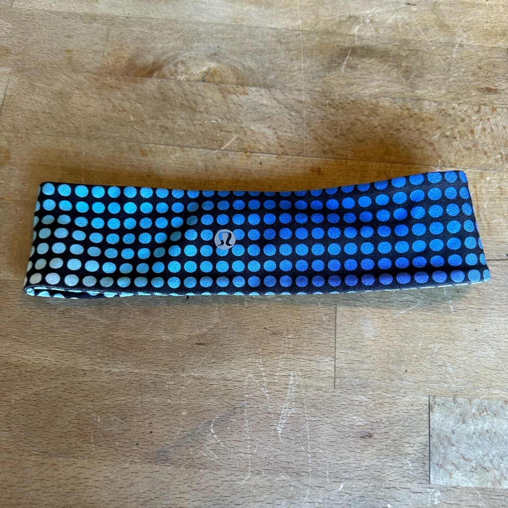 Lulu Lemon headband / one size / blue gradient polka dots